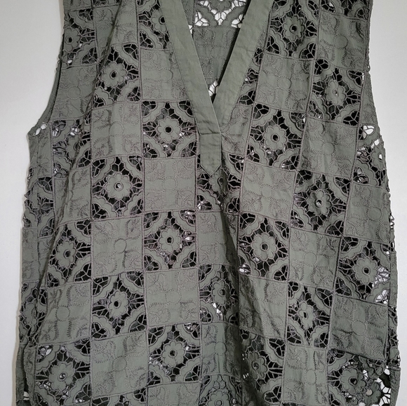 XX SOLD XX Zara green embroidered top, size L - Picture 1 of 2